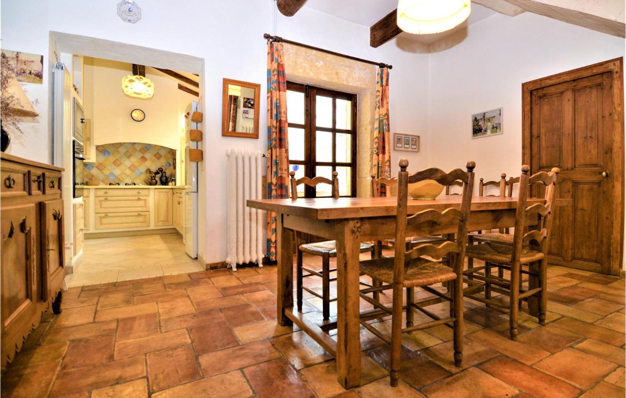 4 Bedroom Lovely Home In Marguerittes Exterior foto