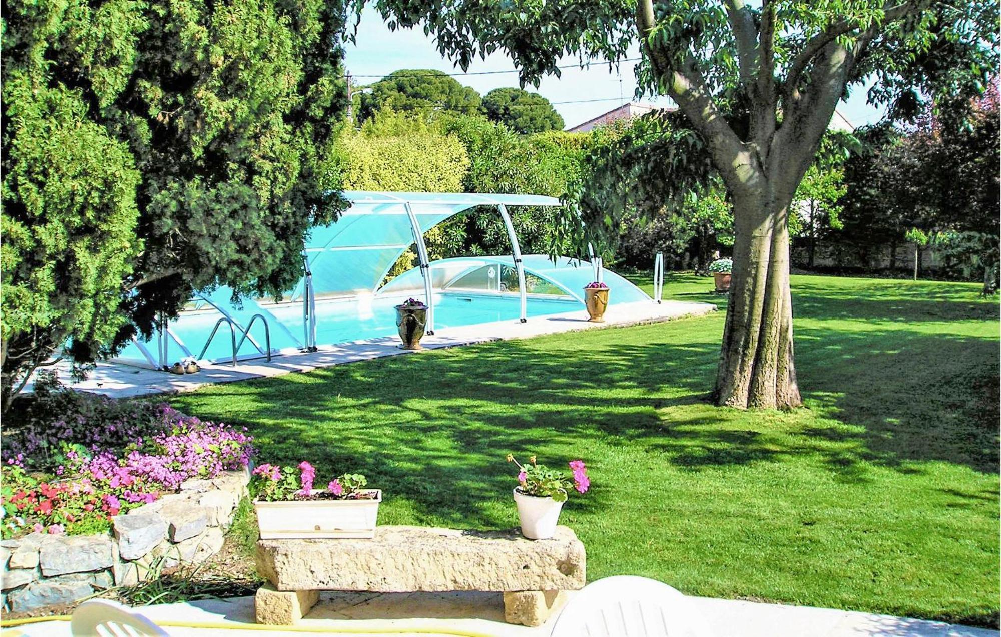 4 Bedroom Lovely Home In Marguerittes Exterior foto