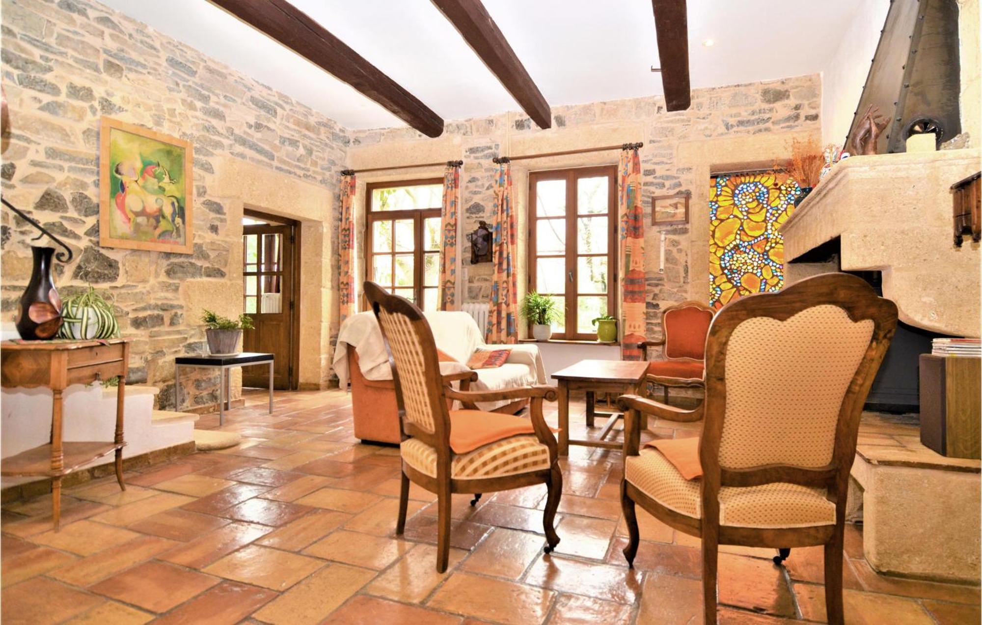 4 Bedroom Lovely Home In Marguerittes Exterior foto